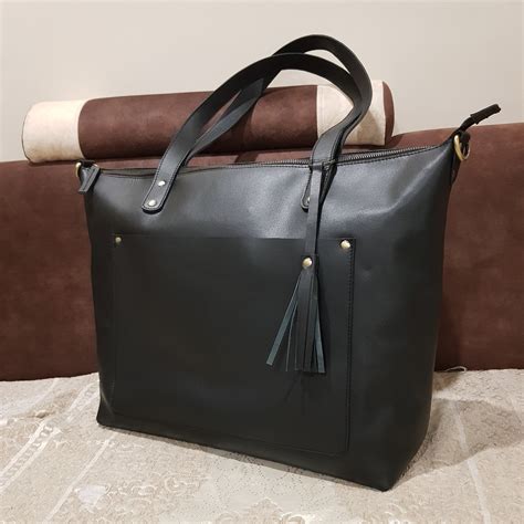 Women's Black Totes 